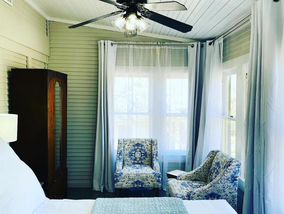Dabbs Hotel Bed And Breakfast Llano Exterior foto