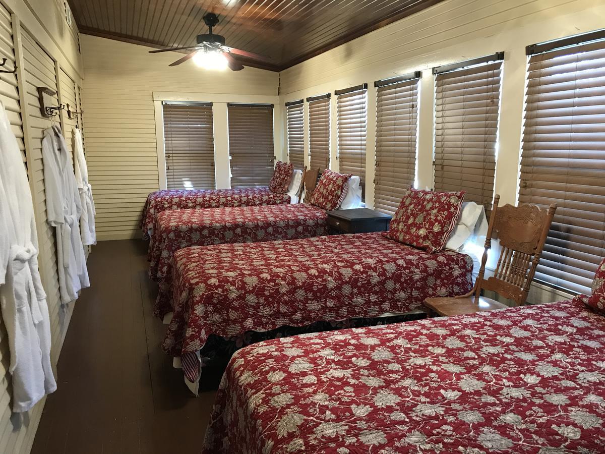 Dabbs Hotel Bed And Breakfast Llano Exterior foto