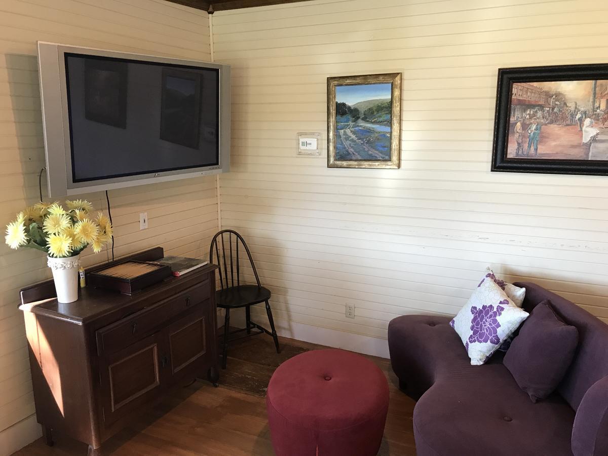 Dabbs Hotel Bed And Breakfast Llano Exterior foto